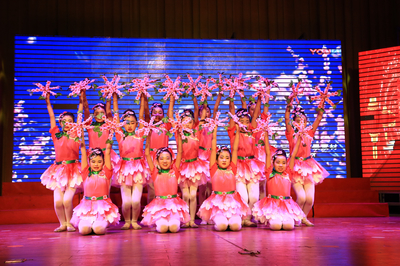 陽光下成長——記2018年盂縣中小學(xué)文藝匯演